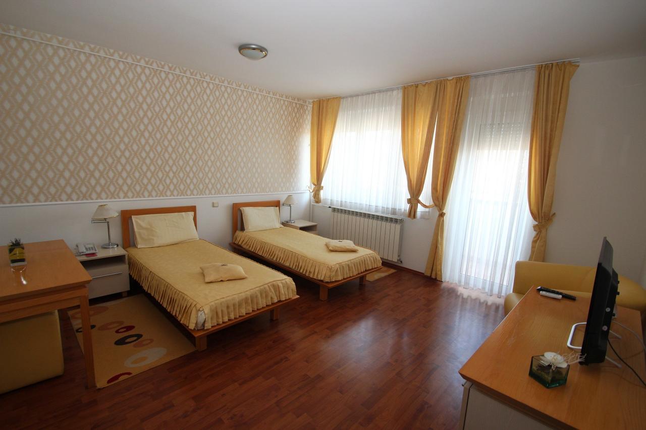 Garni Hotel Belvedere Lux Kraljevo Zewnętrze zdjęcie